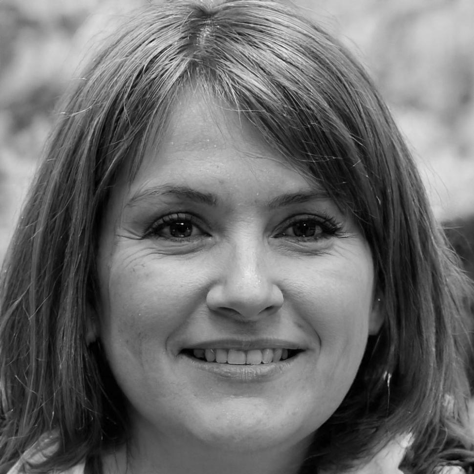 Portrait of Síofra Dunleavy, financial educator